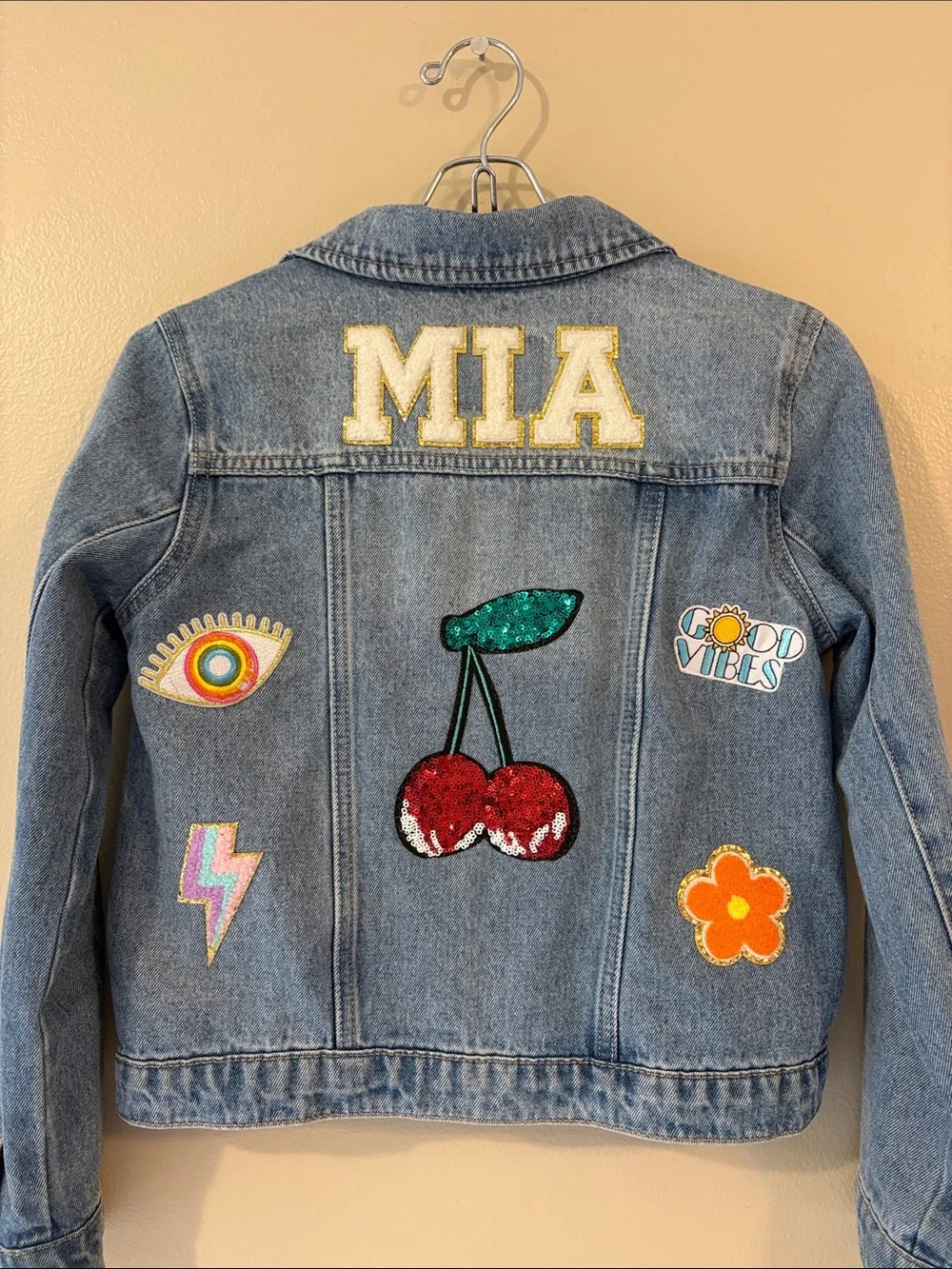 Levi’s Girls 10-12 Denim Jacket Sequin Cherry Patch Good Vibes MIA